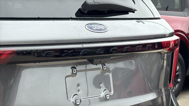 New 2026 Carbonized Gray Metallic Ford ST-Line image 44