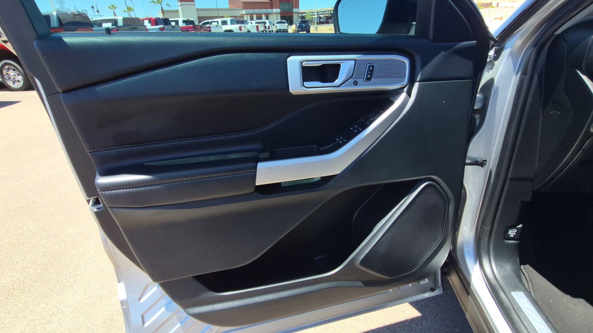 Used 2023 Silver Metallic Ford Limited image 11