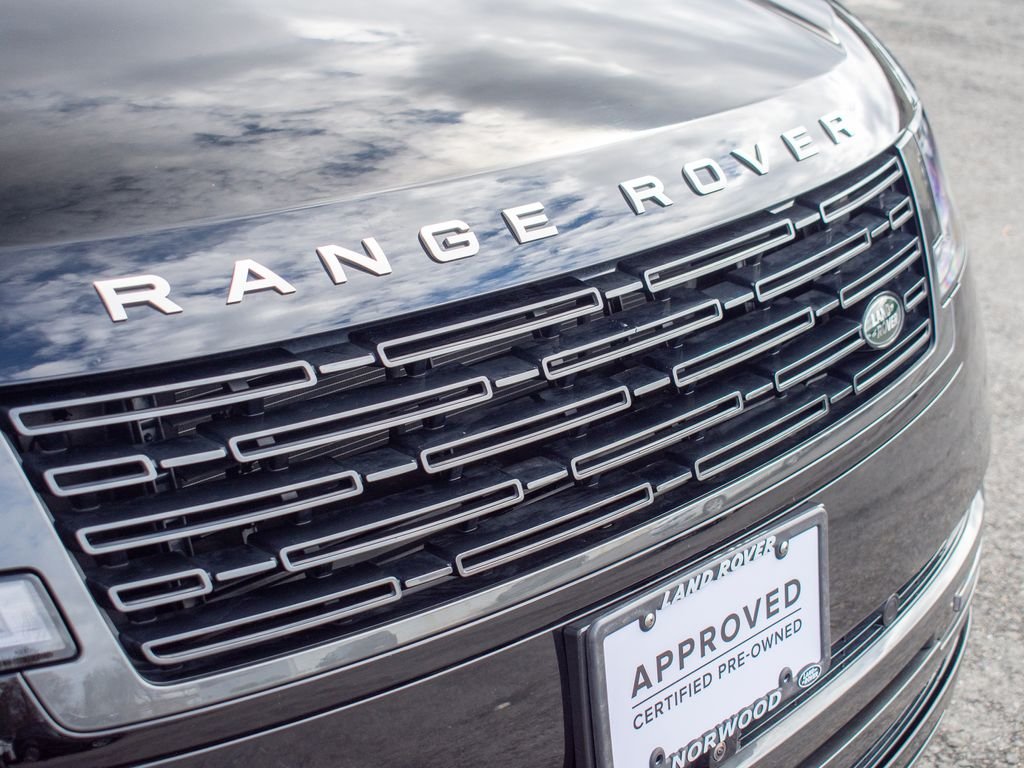 Certified Used 2025 Black Land Rover SE image 16