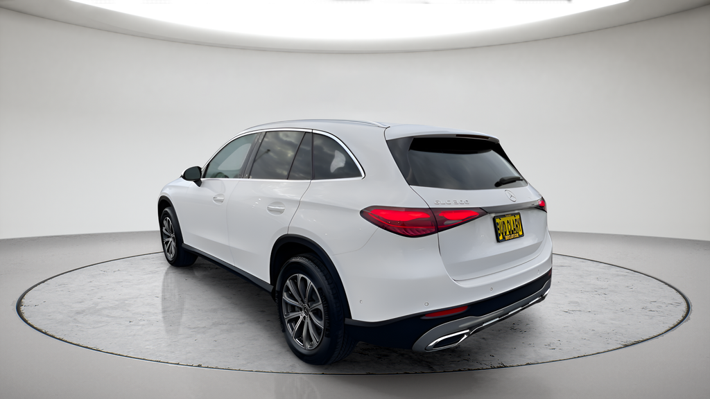 Used 2024 White Mercedes-Benz GLC 300 image 6