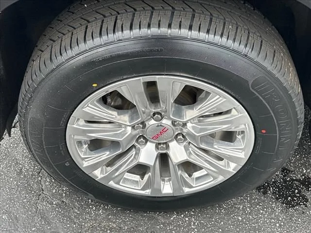 Used 2024 Onyx Black GMC Denali image 40