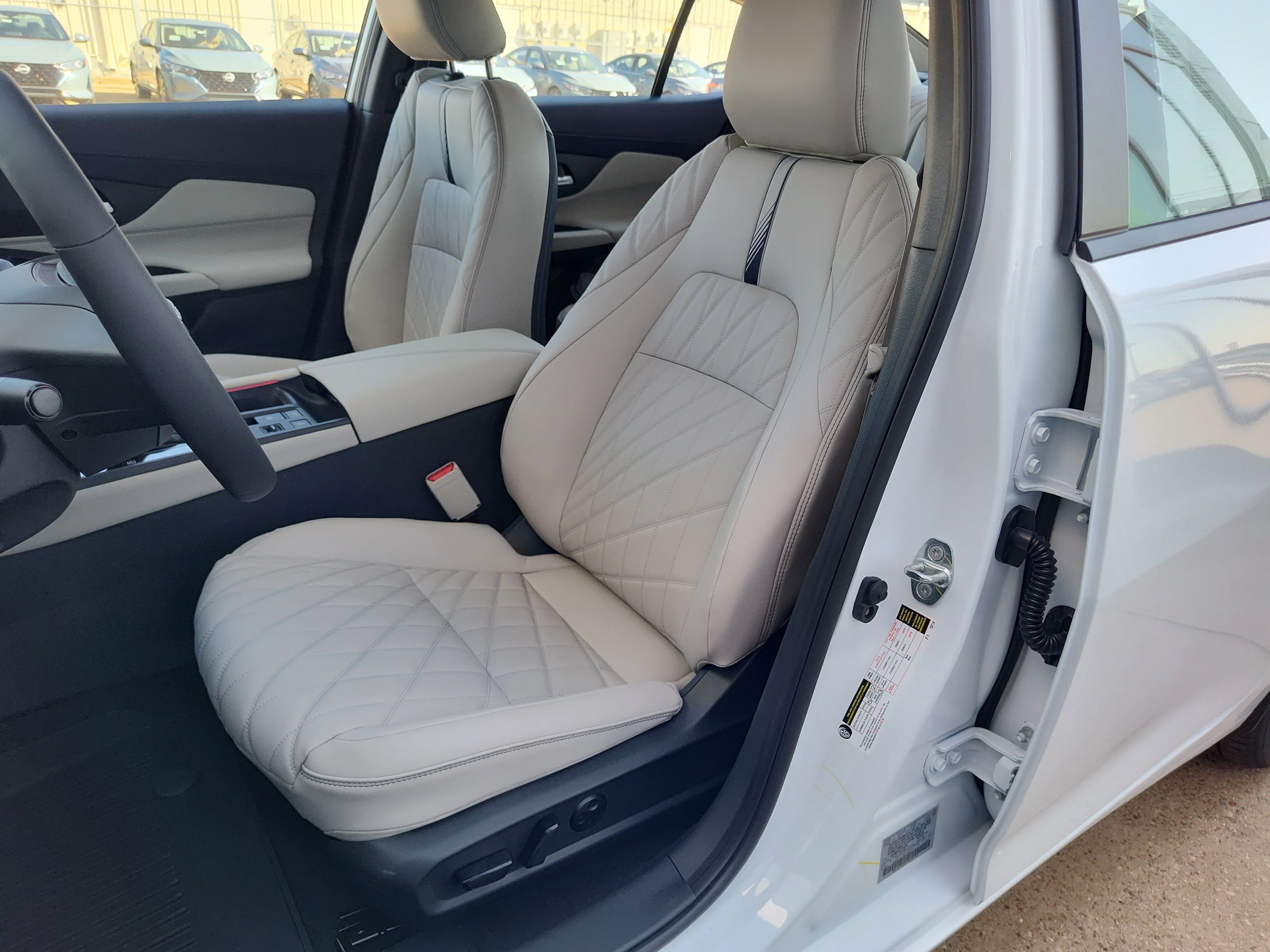New 2026 Aspen White TriCoat Nissan SL image 7
