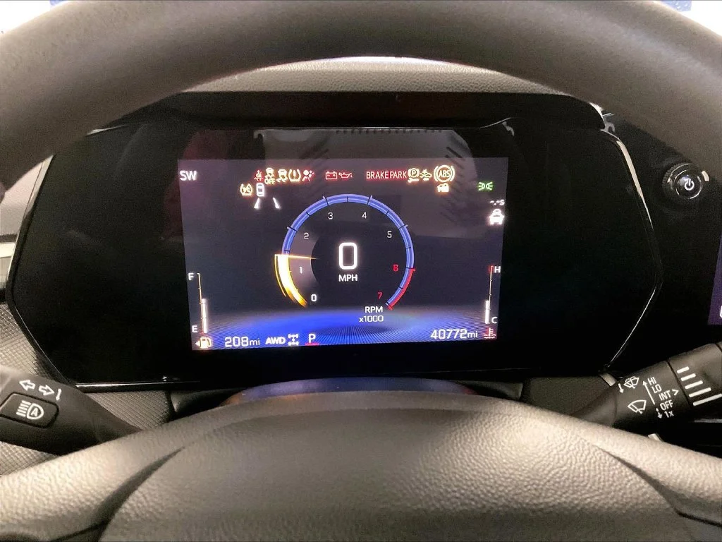 Used 2025 White Chevrolet LT image 24
