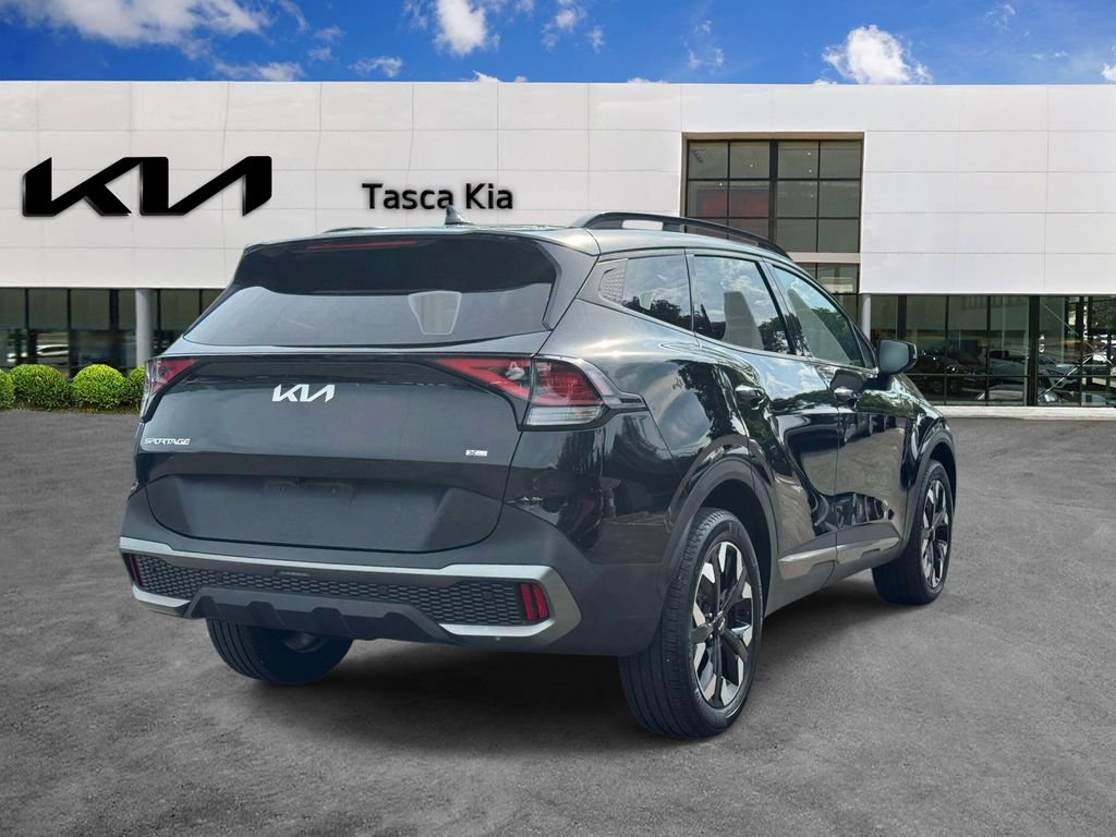 Used 2023 Black Kia X-Line image 4