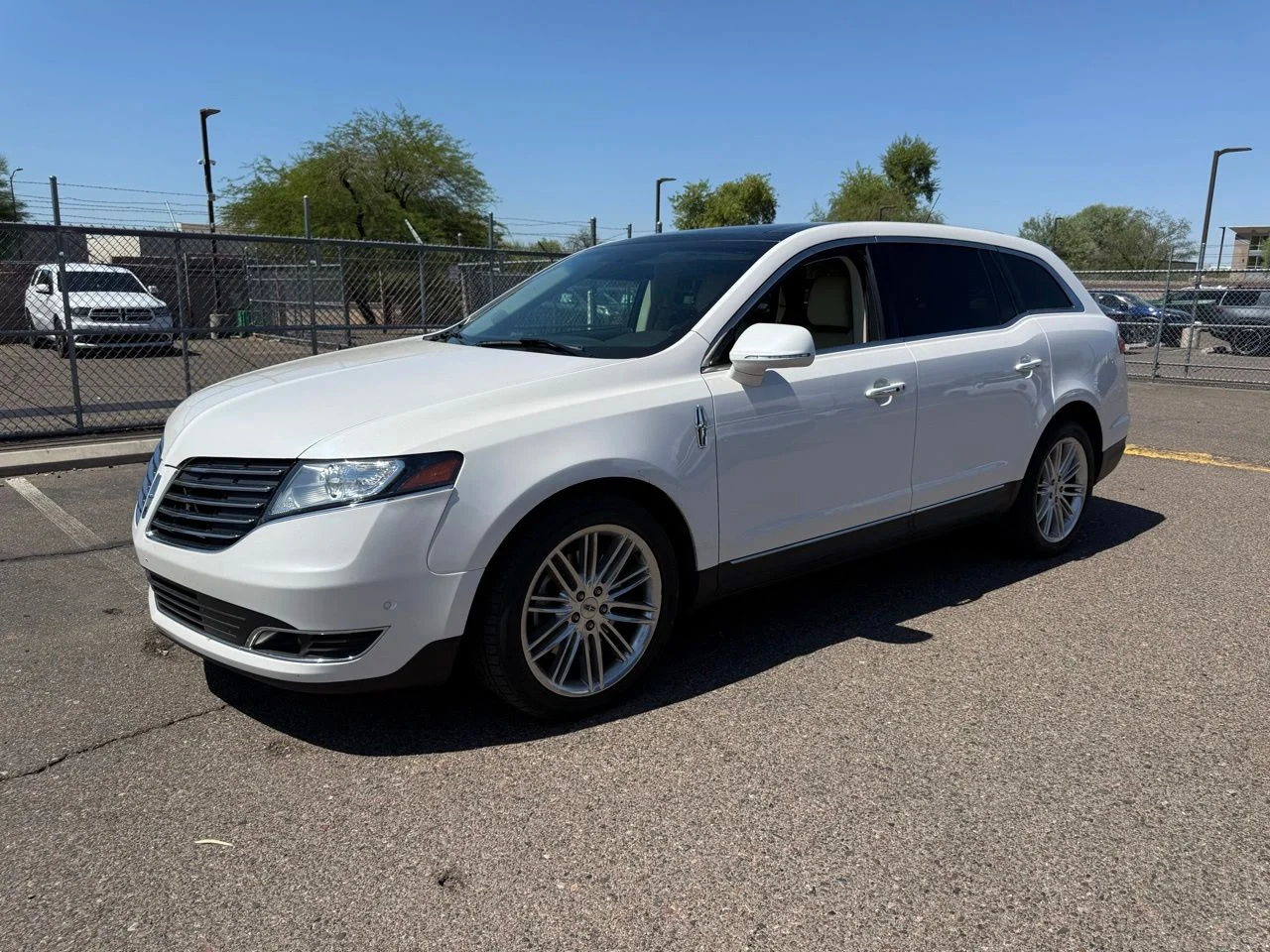 2019 Lincoln MKT 3.5 AWD's photo