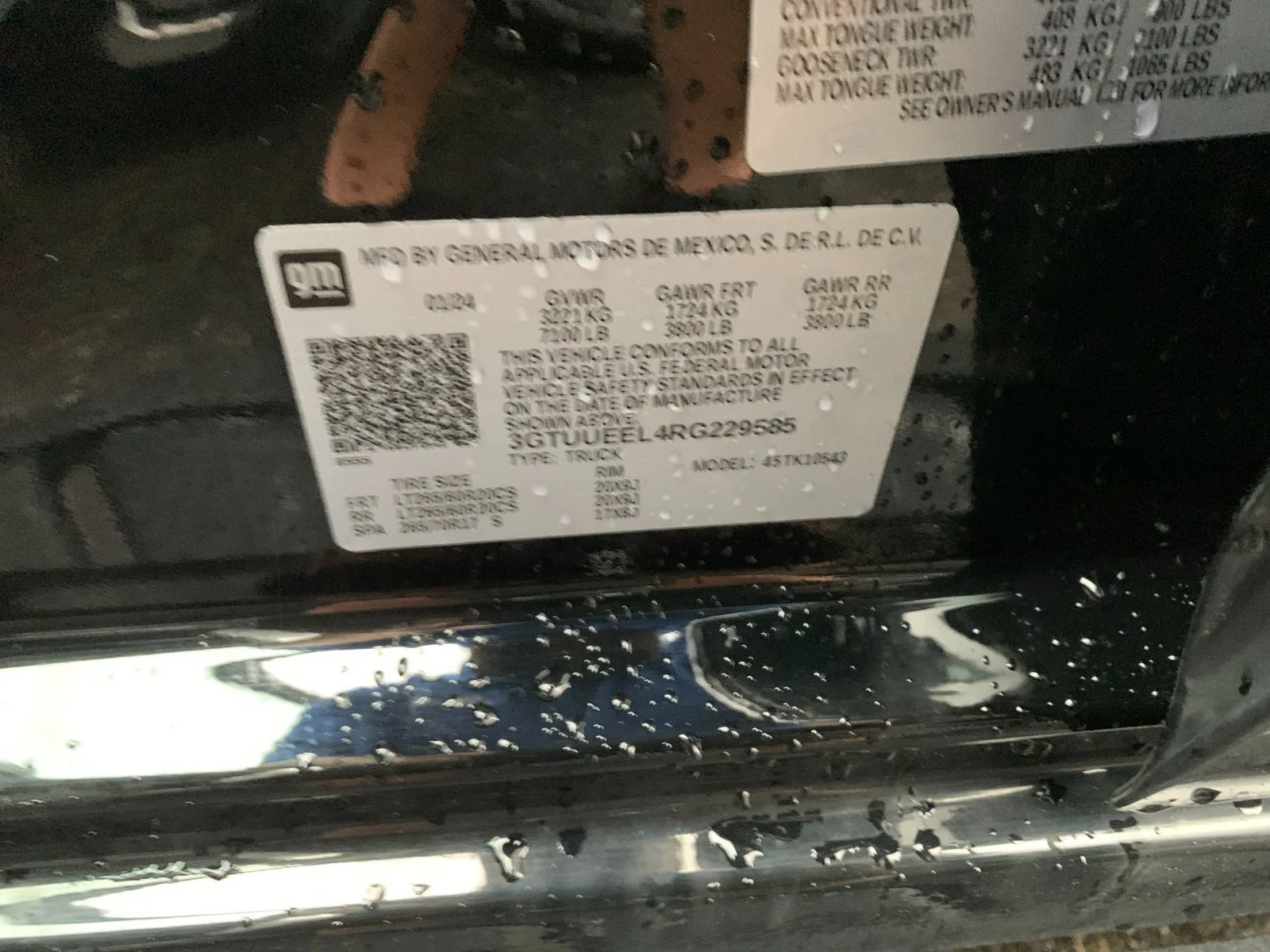 Used 2024 Onyx Black GMC AT4 image 32