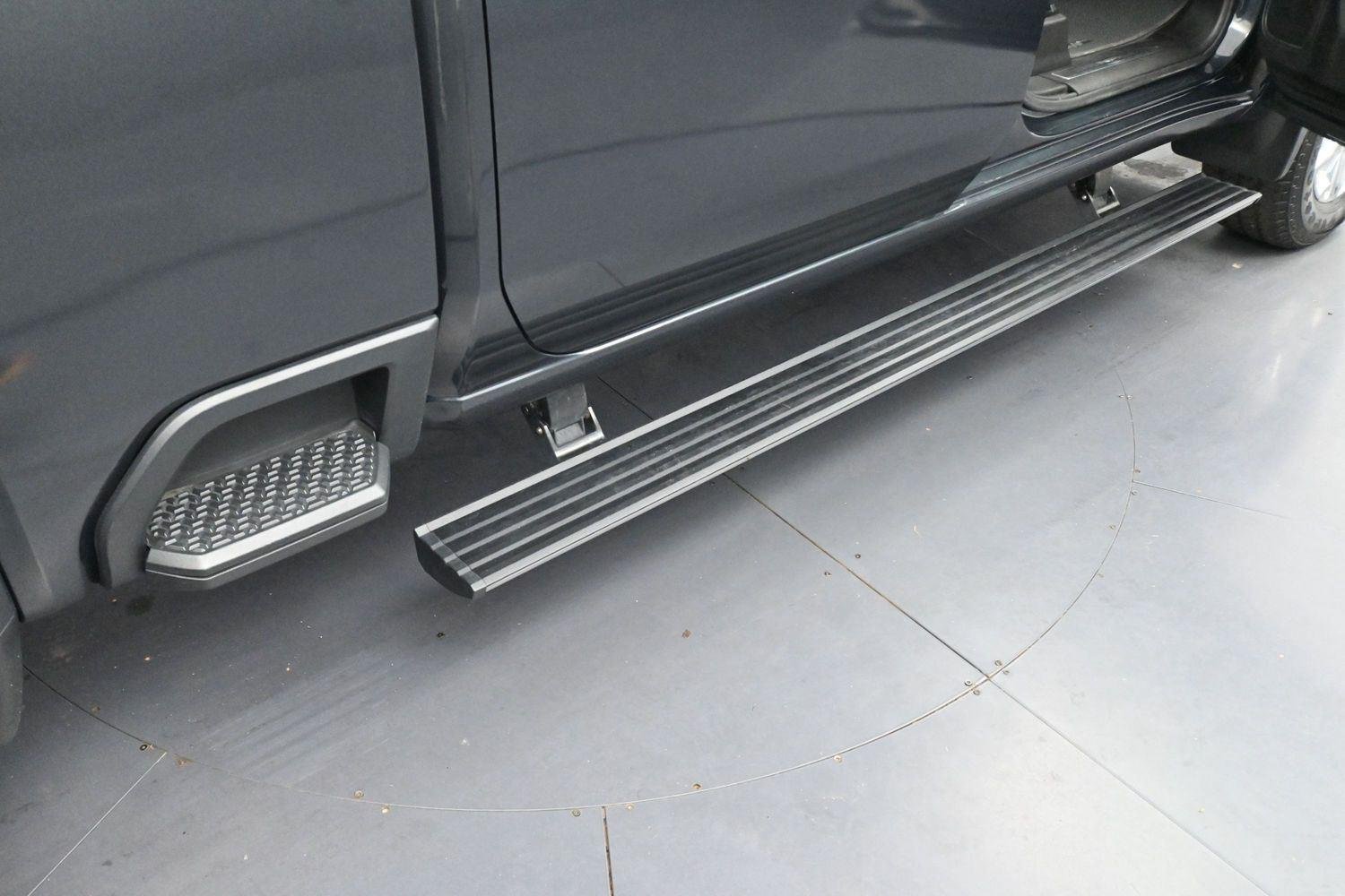 Used 2022 Hunter Metallic GMC Denali image 9
