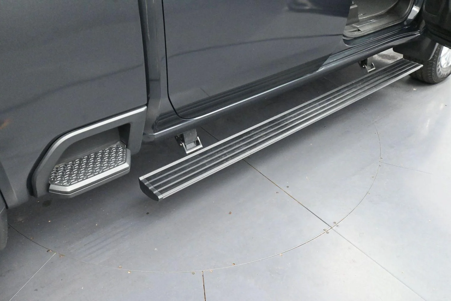 Used 2022 Hunter Metallic GMC Denali image 9