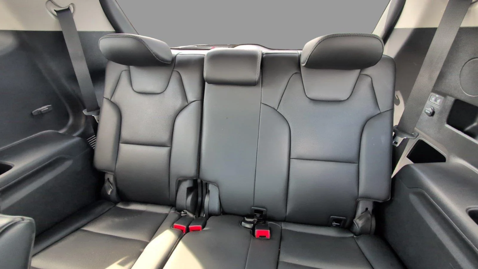 Used 2025 Everlasting Silver Kia S image 37