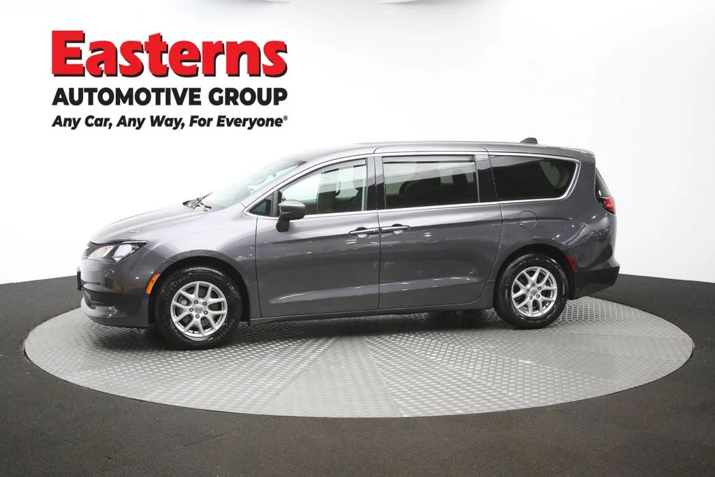 Used 2022 Gray Chrysler LX image 58