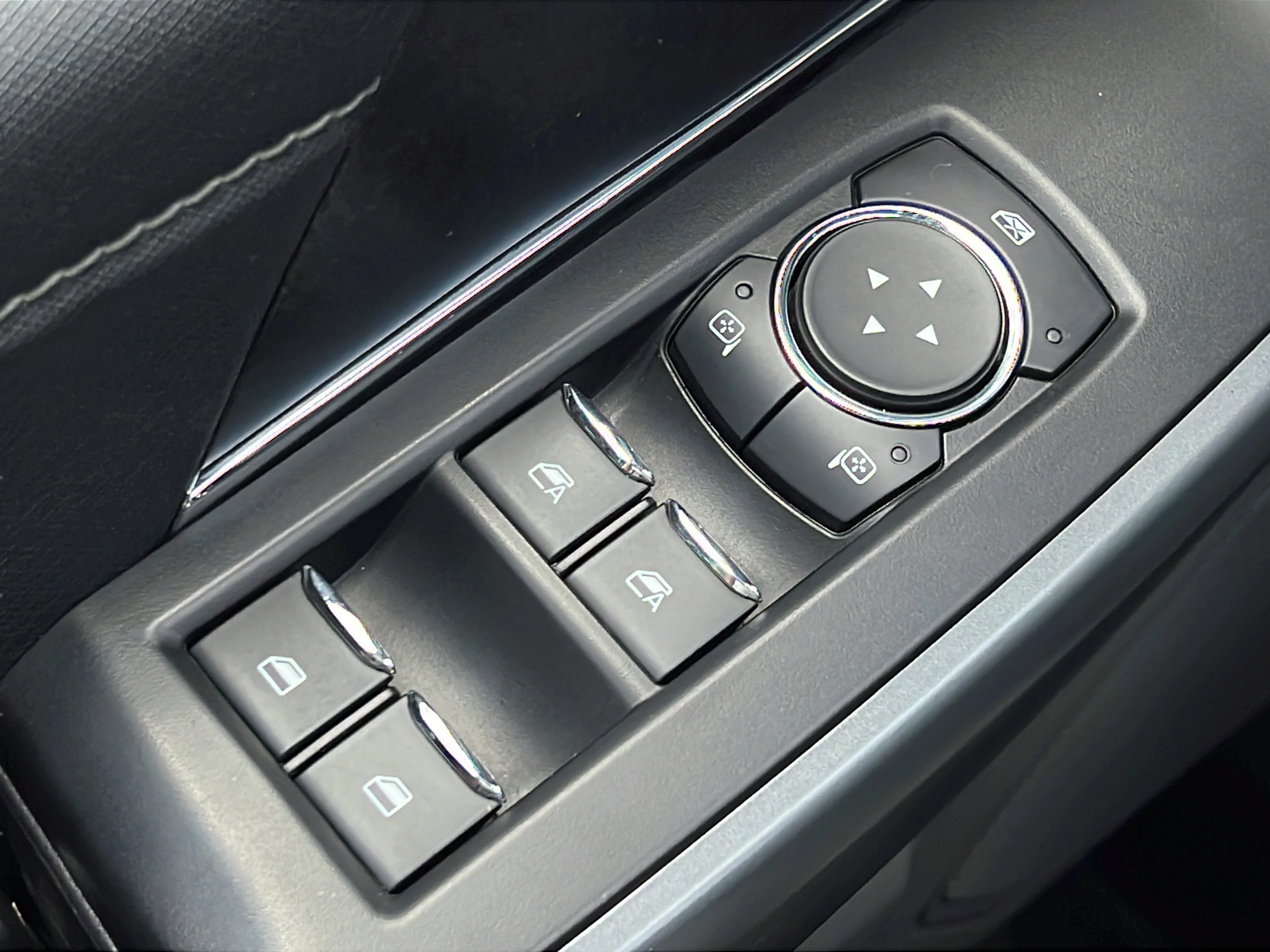 Used 2023 Oxford White Ford XLT image 18