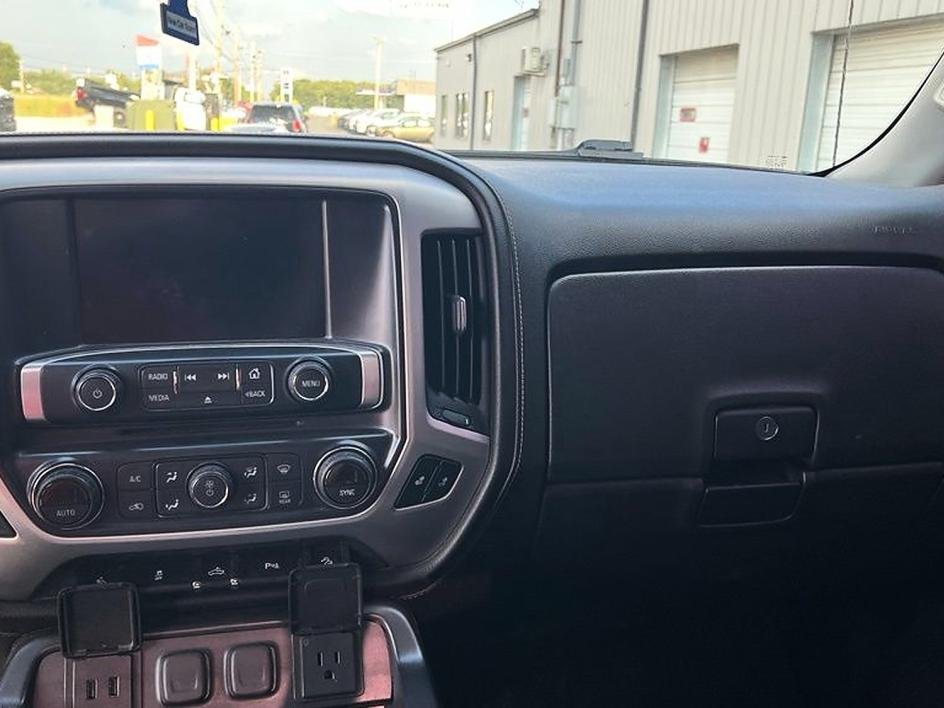 Used 2017 Black GMC SLE image 12