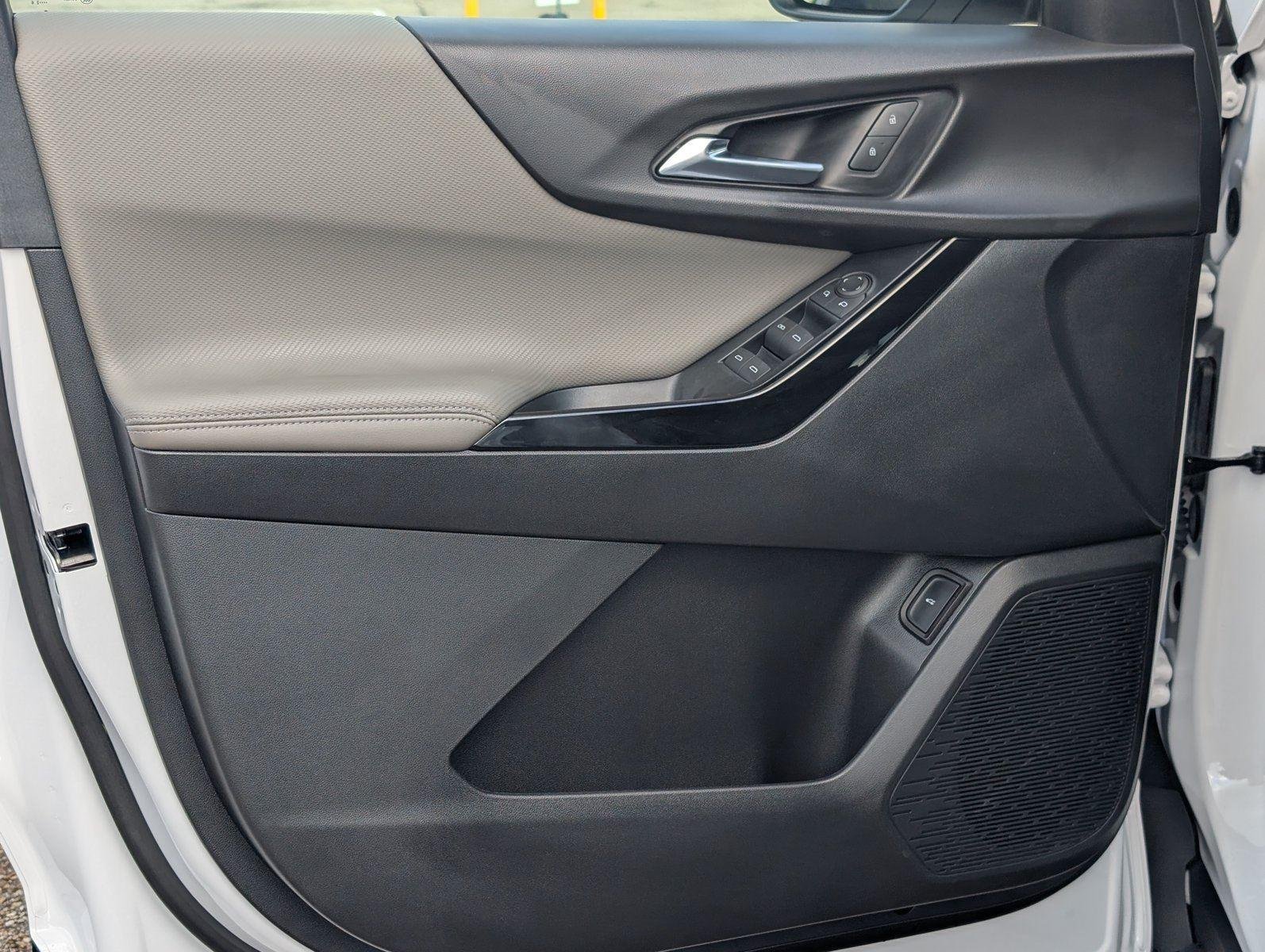 New 2026 Summit White Chevrolet LT image 11