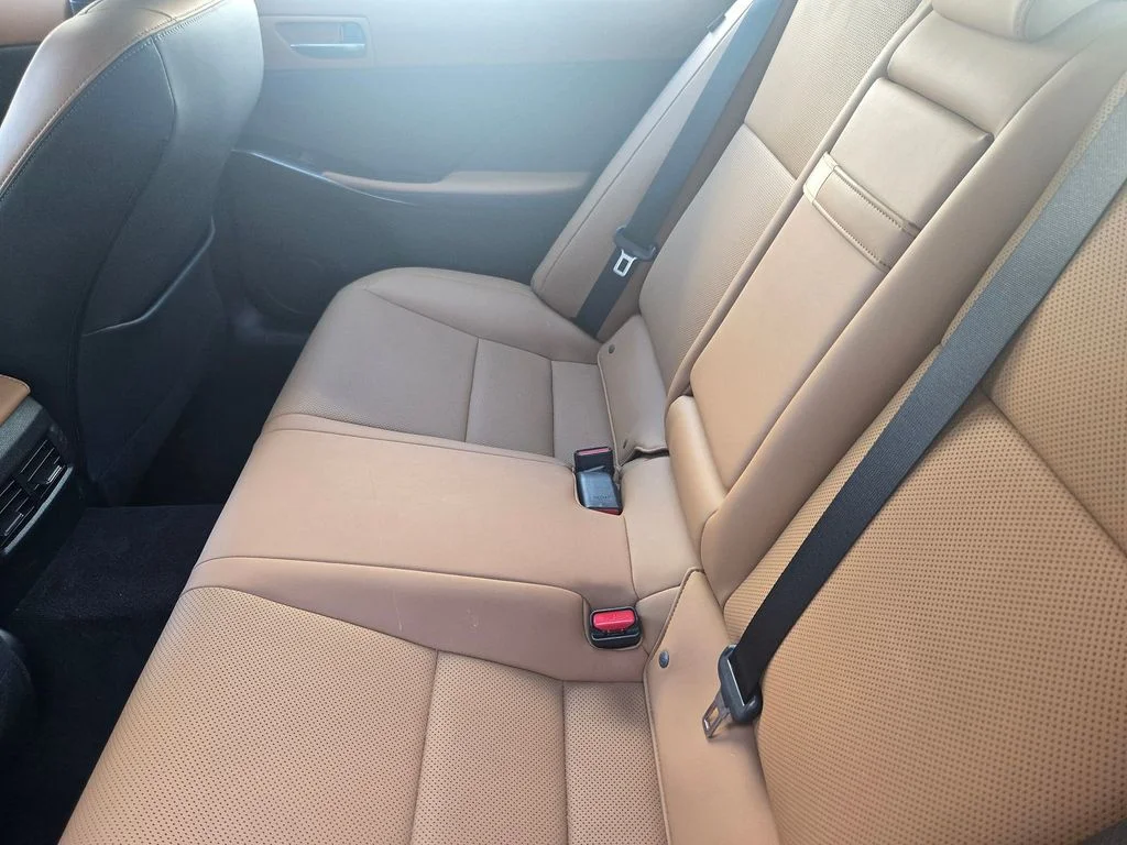 Used 2023 White Pearl Lexus 300 image 9