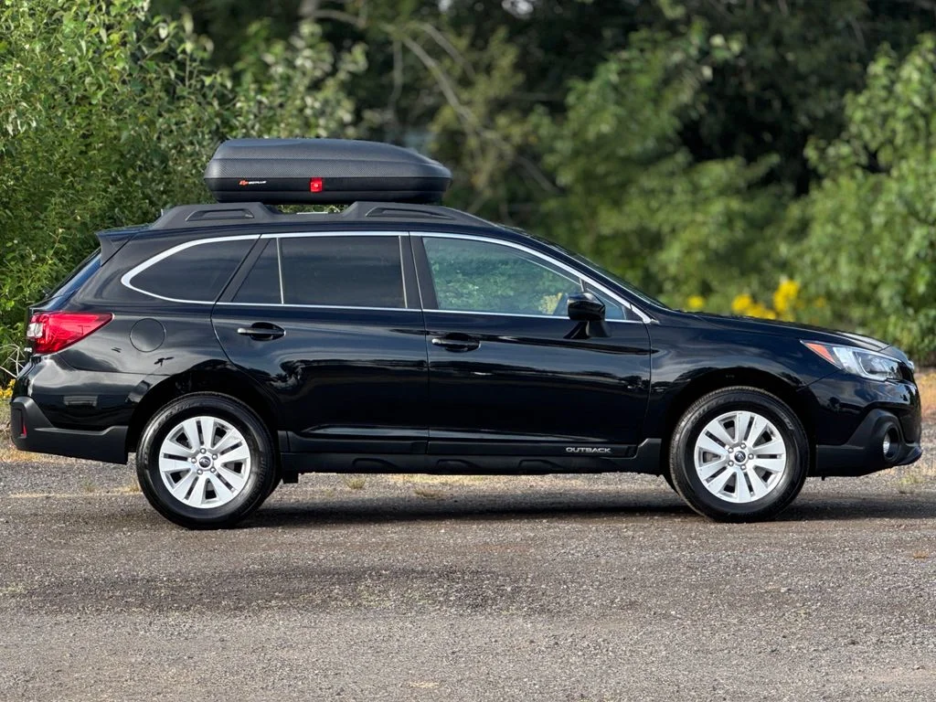 Used 2018 Crystal Black Silica Subaru 2.5i Premium image 8