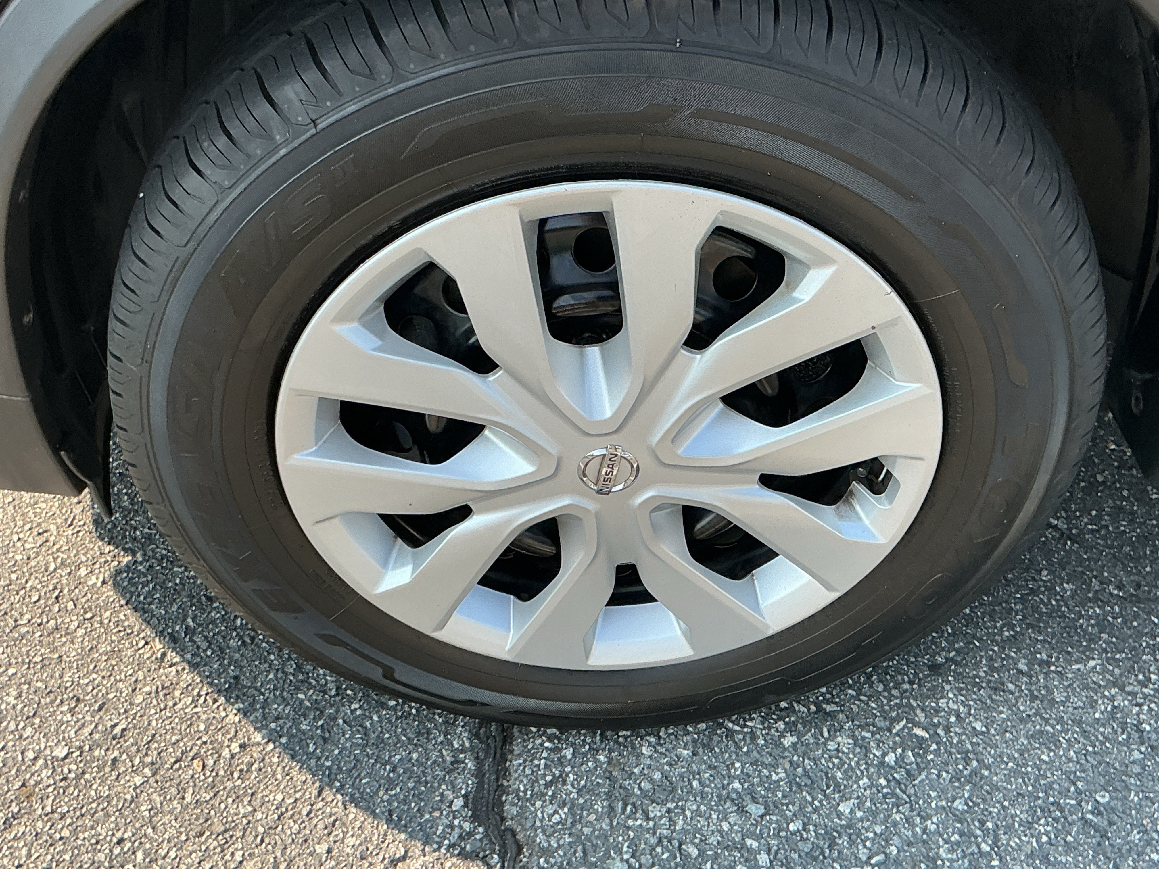 Used 2017 Magnetic Black Nissan S image 7