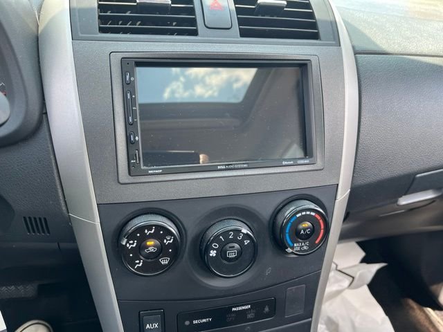 Used 2009 Silver Toyota  image 15