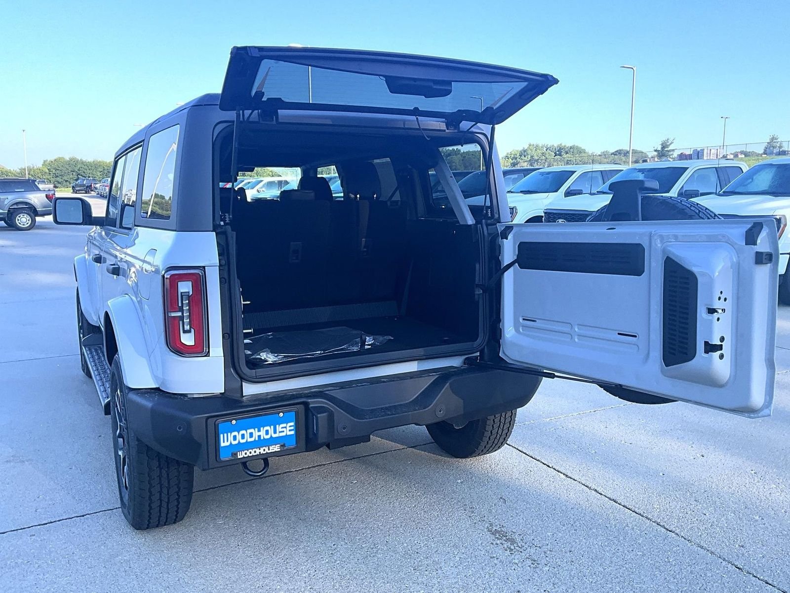 New 2026 Avalanche Gray Ford Outer Banks image 14