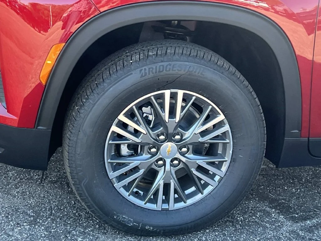 2027 Chevrolet Traverse LT - Photo 8