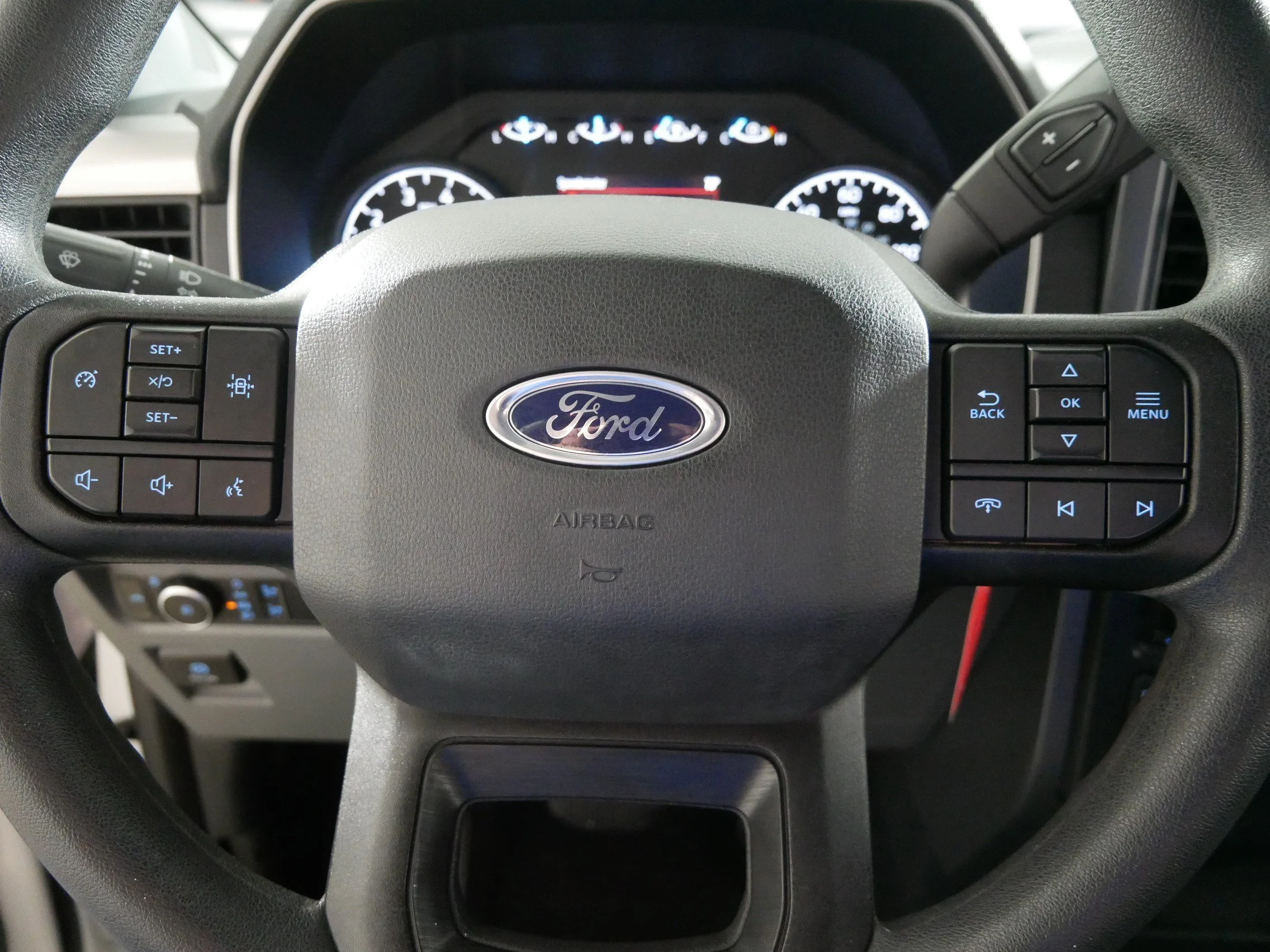 Used 2022 Space White Metallic Ford XLT image 25