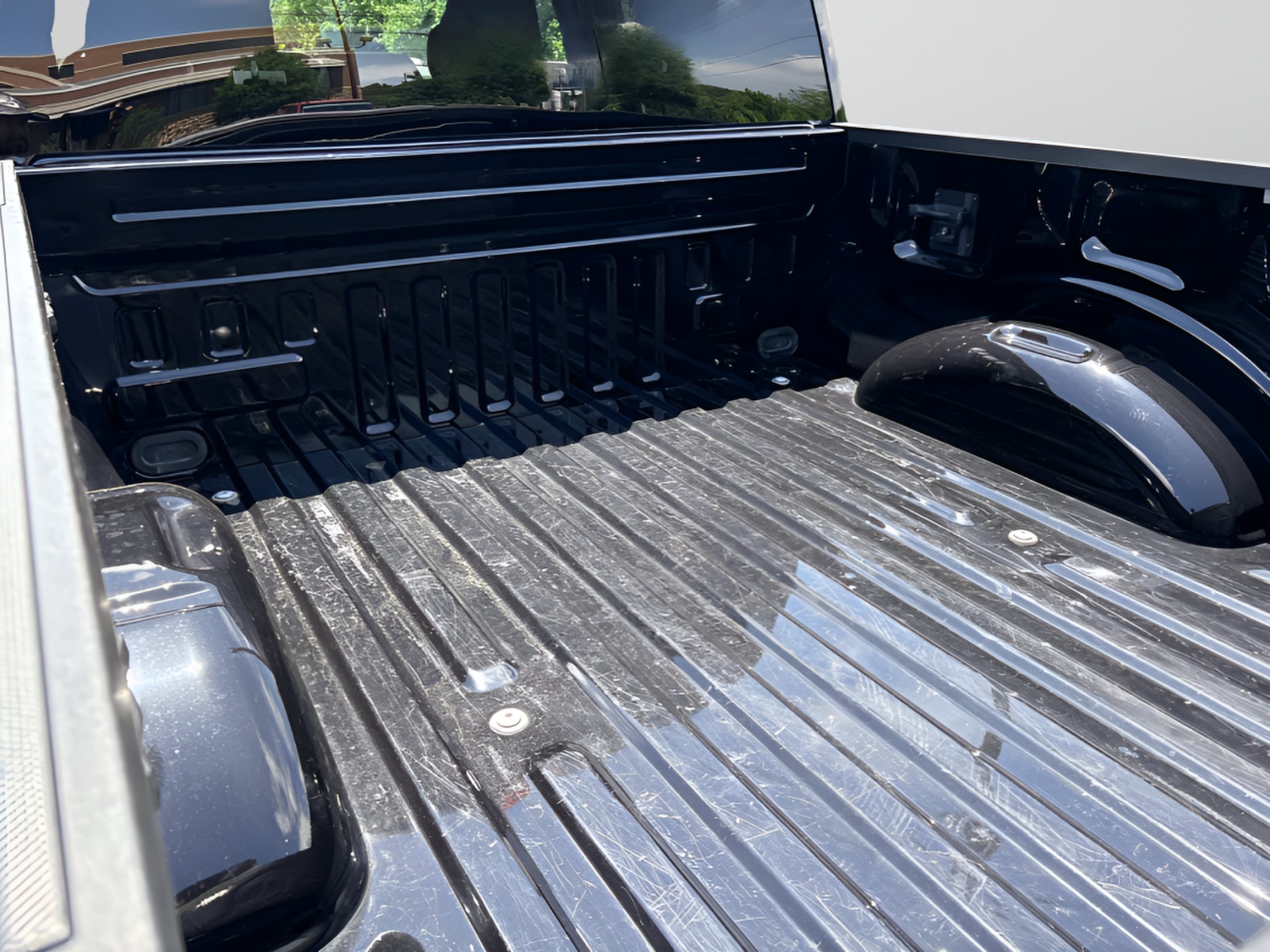 Used 2022 Black Metallic Ford XL image 9