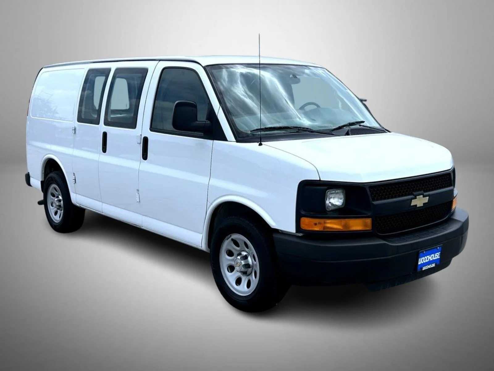 Used 2014 White Chevrolet Work Van image 3