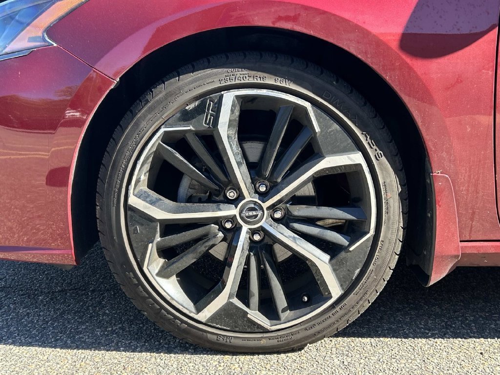 Used 2023 Red Nissan 2.5 SR image 9