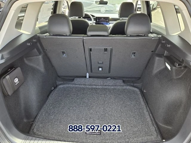 New 2026 Deep Black Pearl Volkswagen 1.5T SE image 12