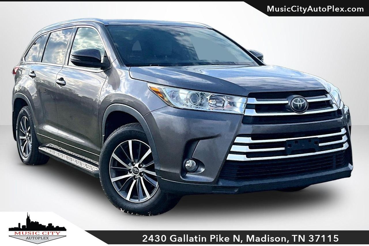 Used 2017 Predawn Gray Mica Toyota XLE image 1