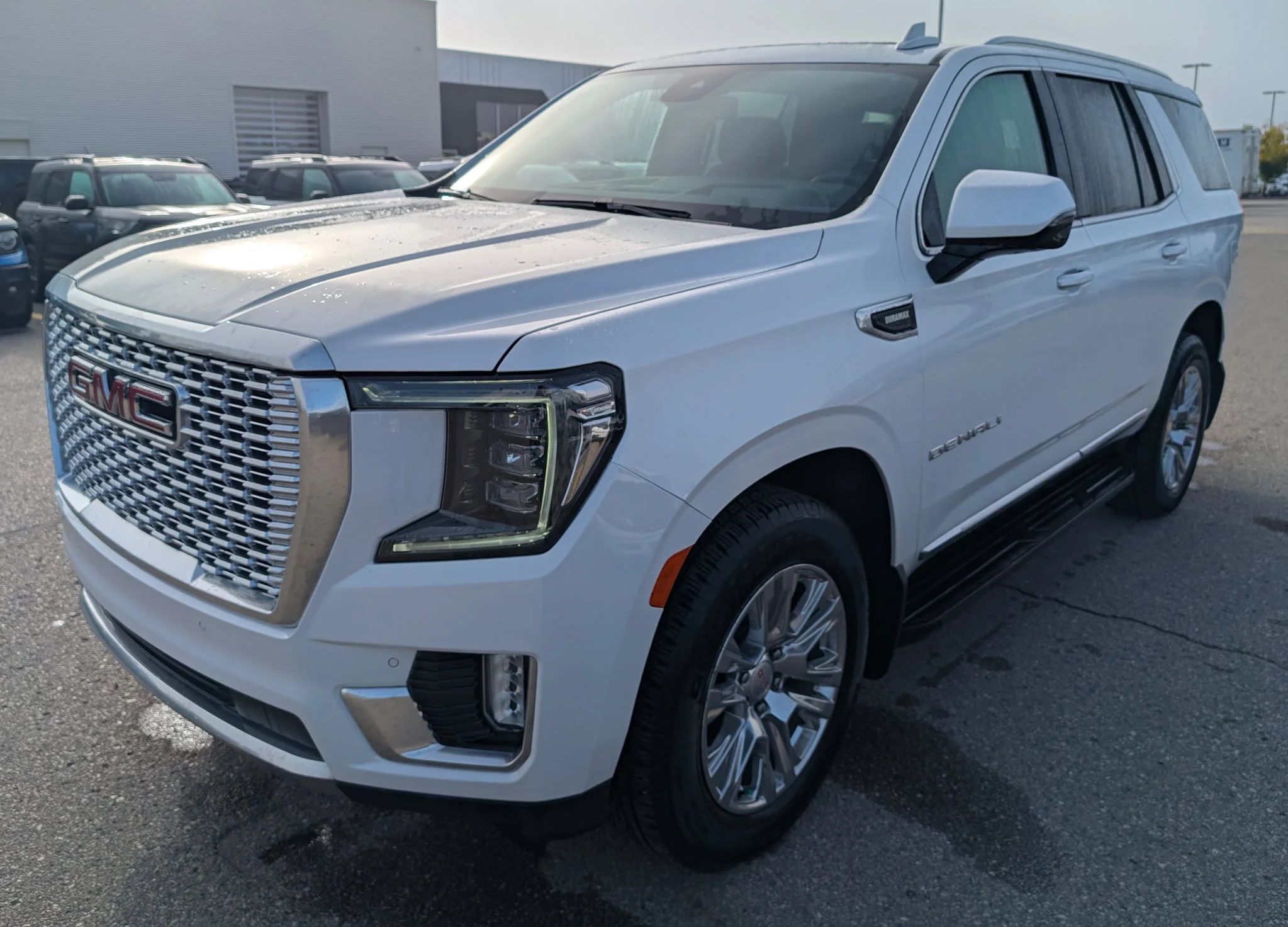 Used 2023 WHITE GMC DENALI 4WD DIESEL LOW KMS image 1