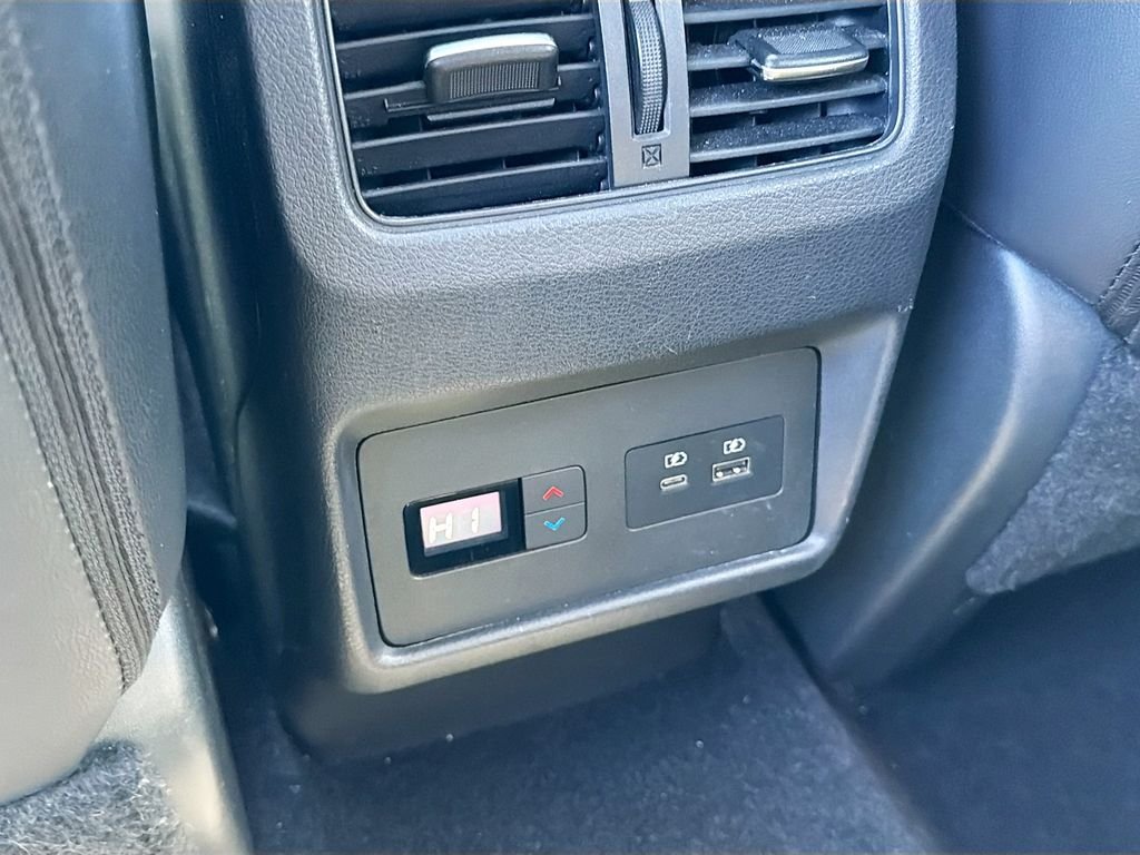 Used 2021 Boulder Gray Pearl Nissan SL image 21
