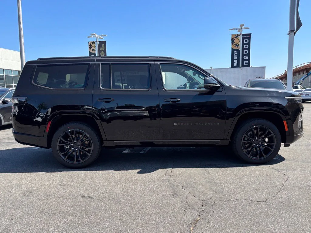 New 2026 Black Jeep Summit Obsidian image 2