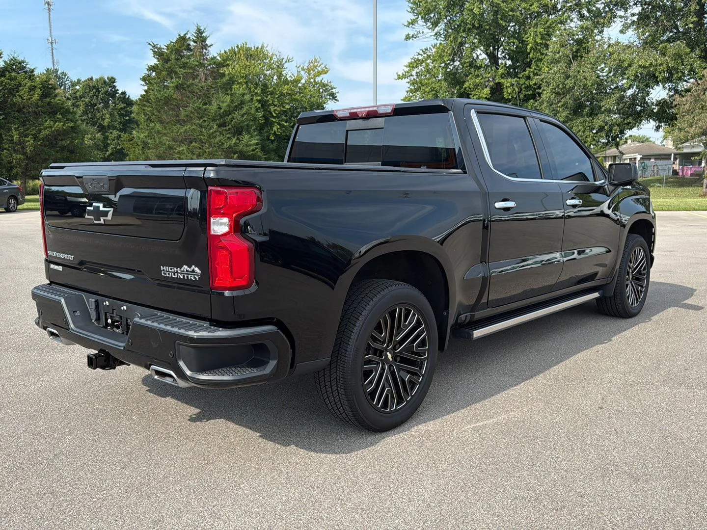 Used 2022 Black Chevrolet High Country image 21