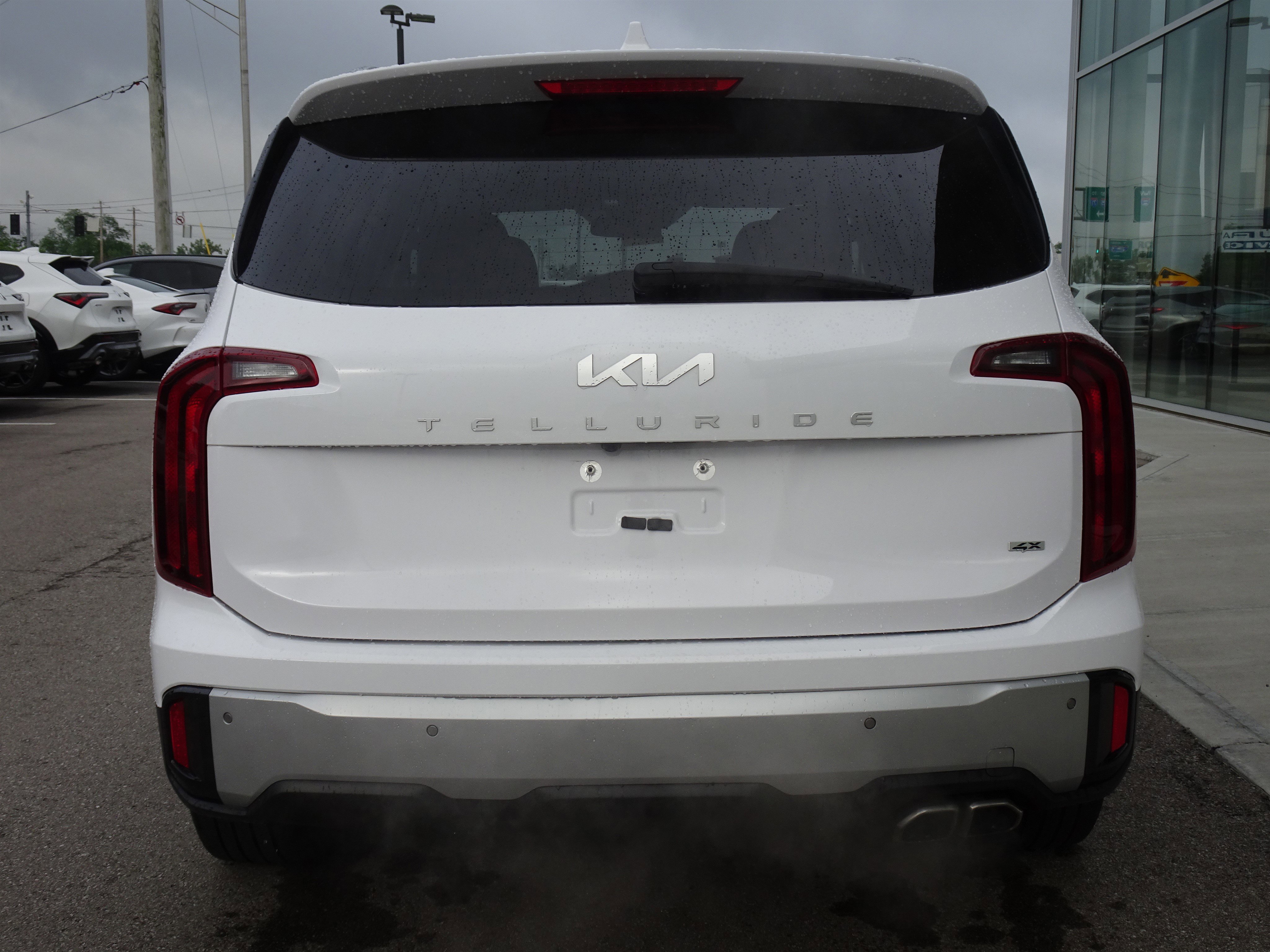 Used 2024 Glacial White Pearl Kia S image 4