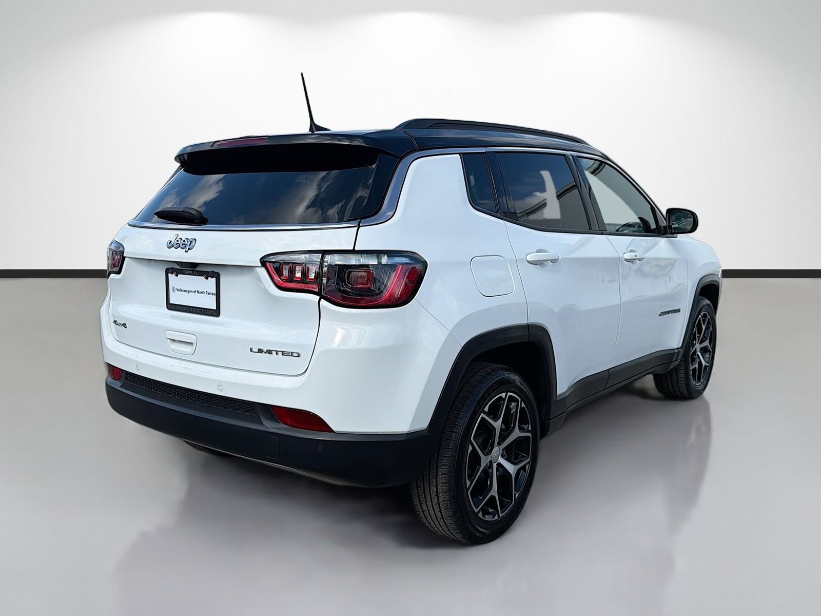 Used 2024 White Jeep Limited image 3