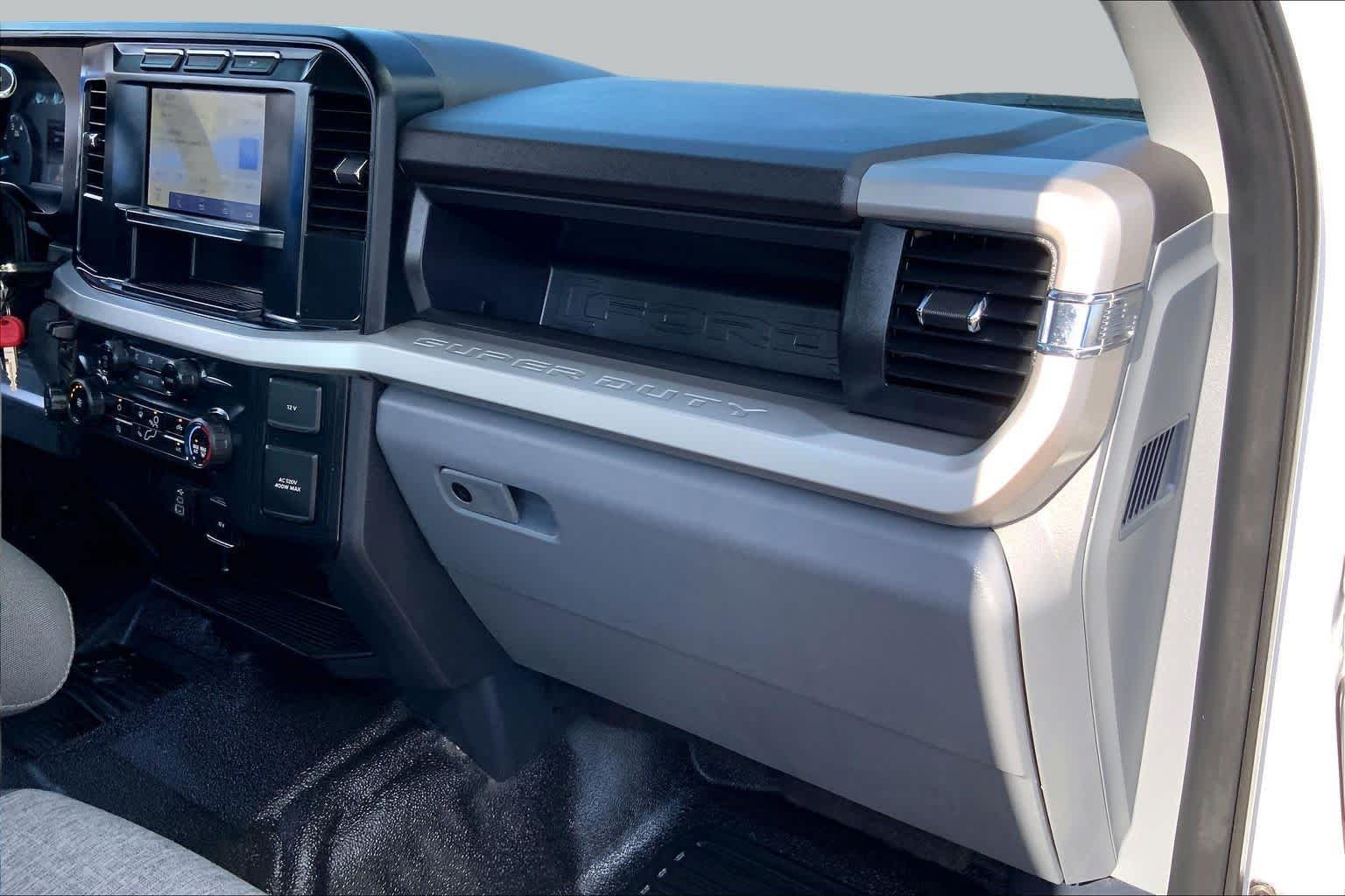 Used 2024 Oxford White Ford XL image 19