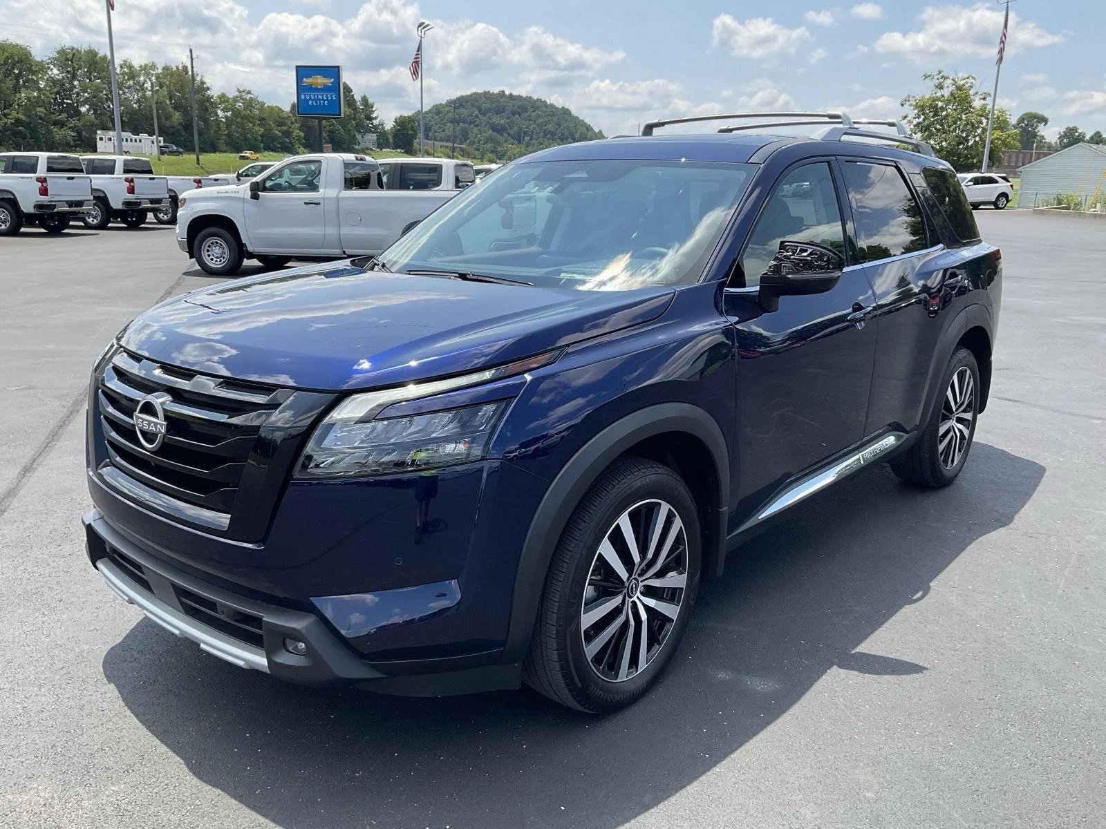 2025 Nissan Pathfinder Platinum
