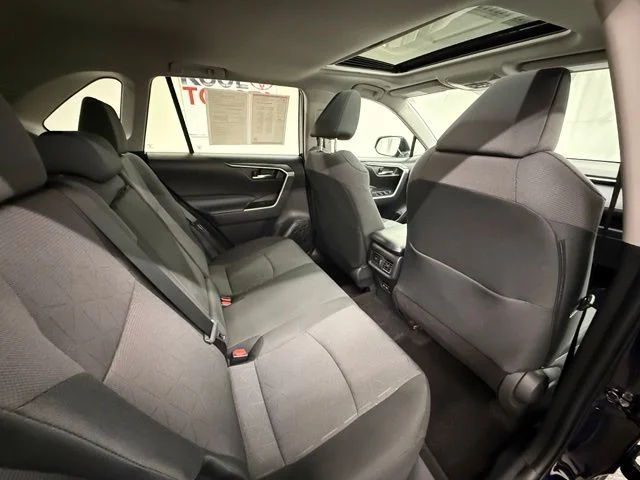 Used 2024  Toyota XLE image 7