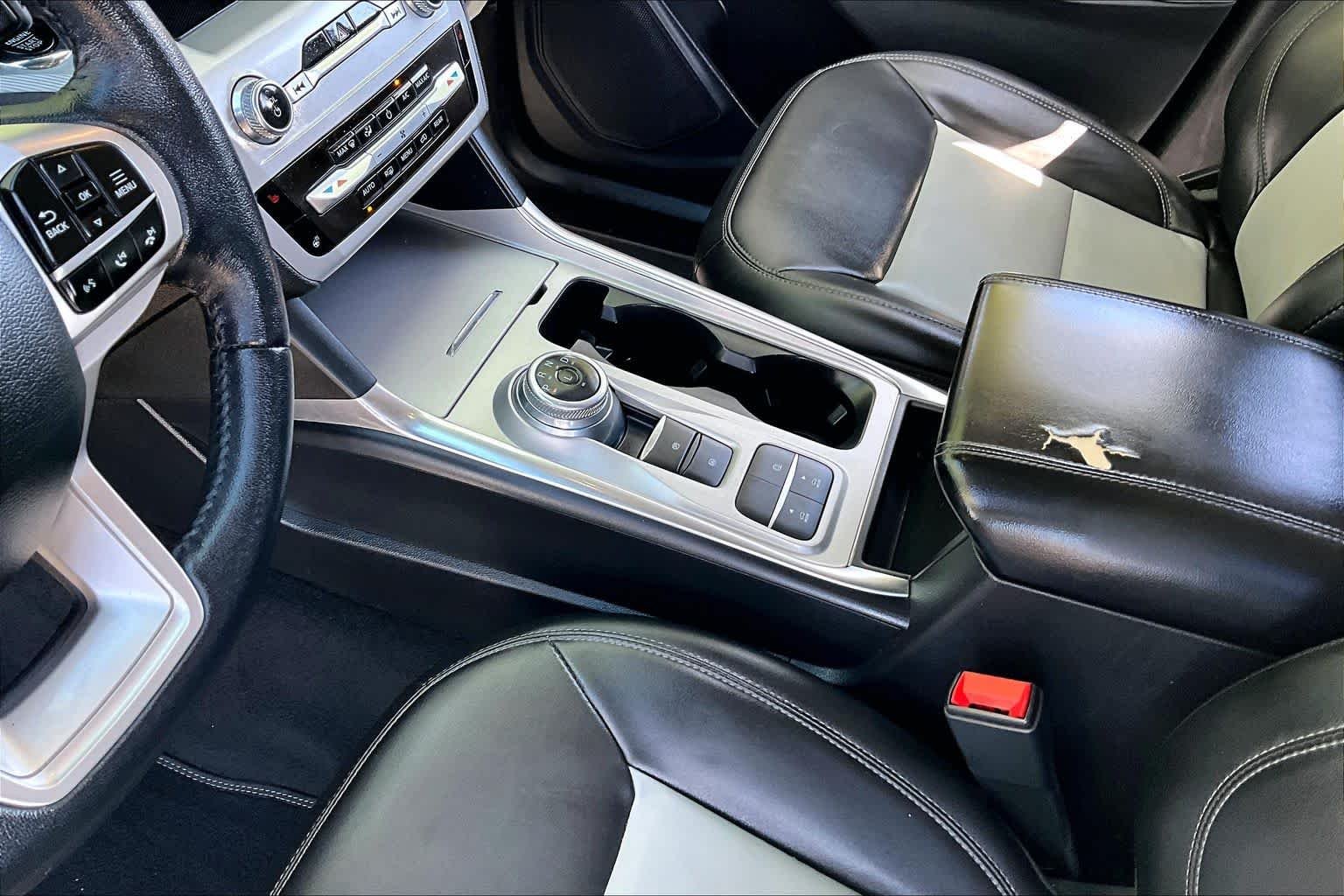 Used 2022 Iconic Silver Ford XLT image 16