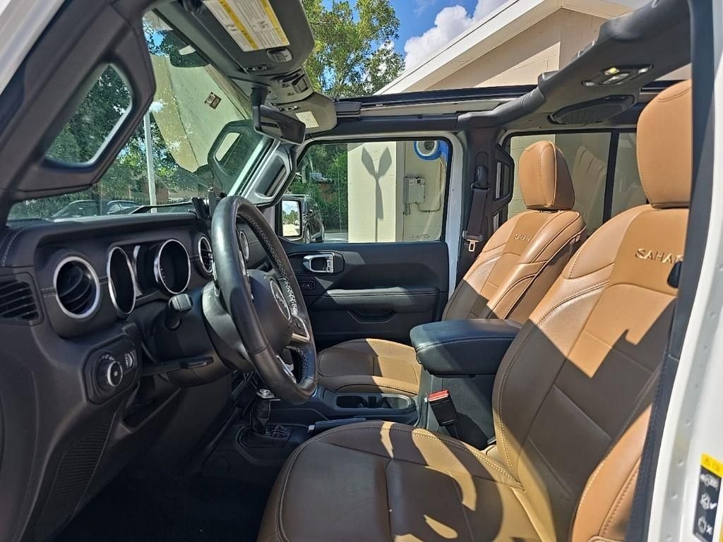 Used 2023 White Jeep Sahara image 5