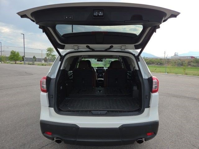 Used 2022 Crystal White Pearl Subaru Touring image 16