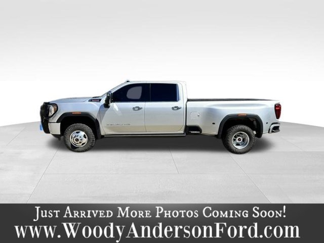 Used 2022 Silver GMC Denali image 3