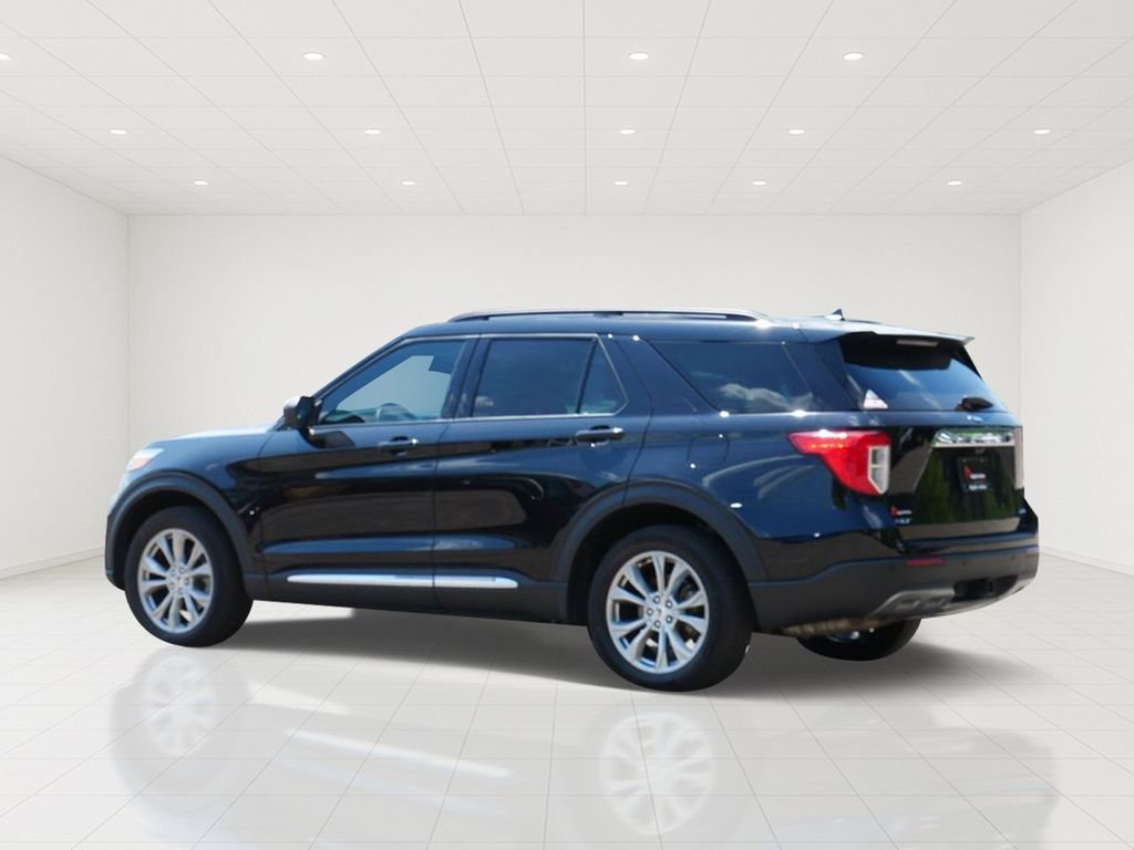 Used 2023 Black Ford XLT image 4