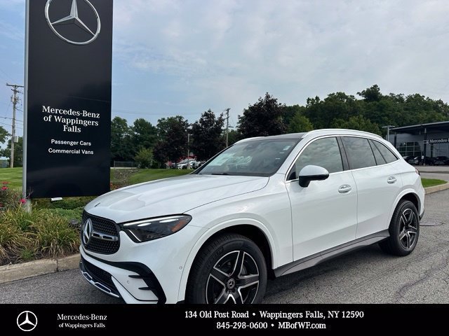 New 2026 MANUFAKTUR Moonlight White Metallic Mercedes-Benz GLC 300 image 40