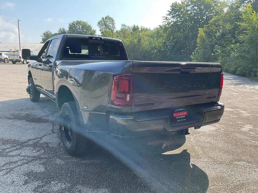 New 2027 Granite Crystal Metallic Clearcoat RAM Laramie image 7