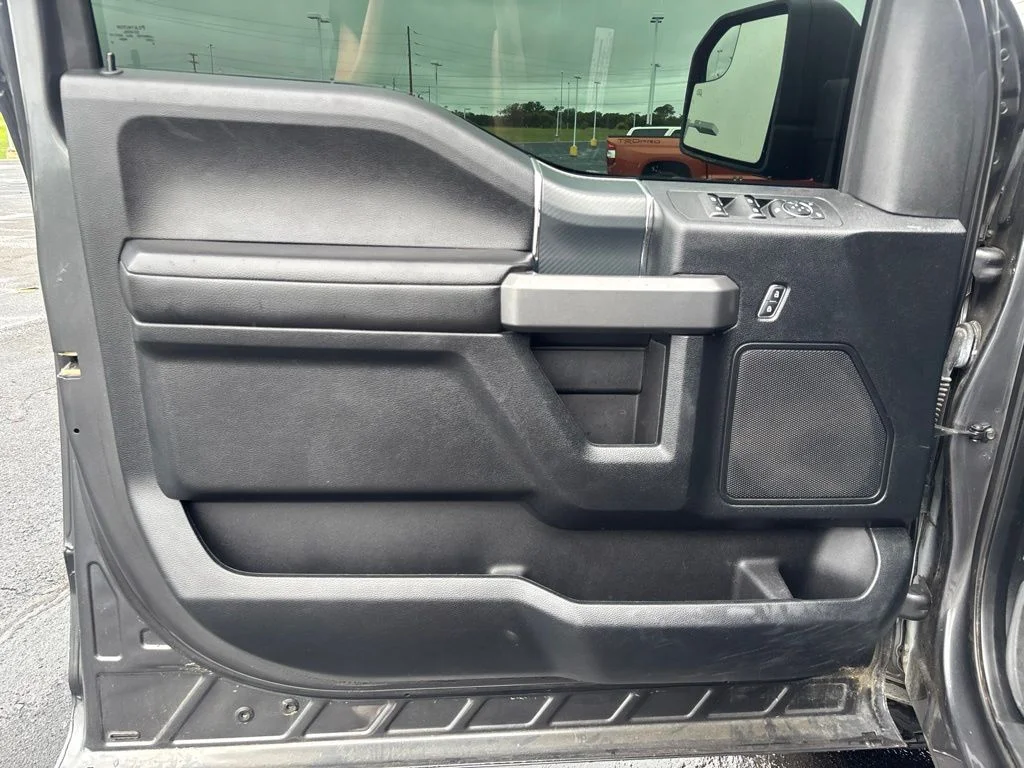 Used 2018 Gray Ford XLT image 7