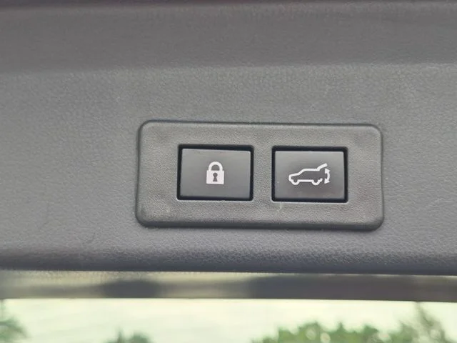 Used 2021 Blue Subaru Premium image 31