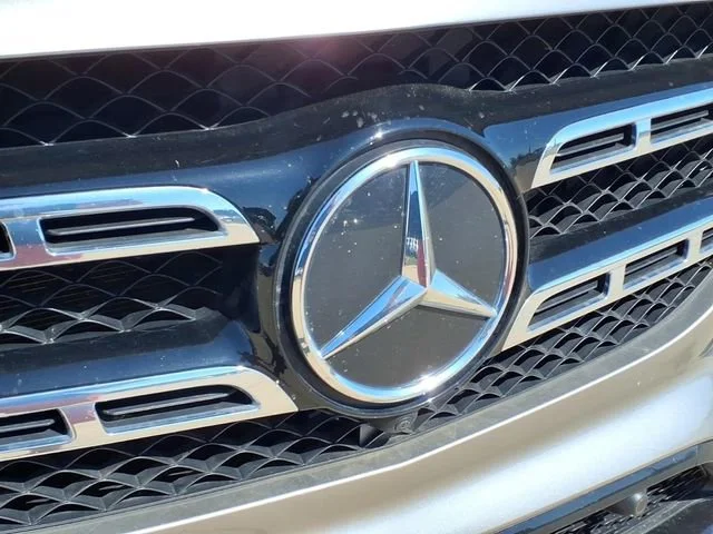 Used 2022 Silver Mercedes-Benz 4MATIC® image 28