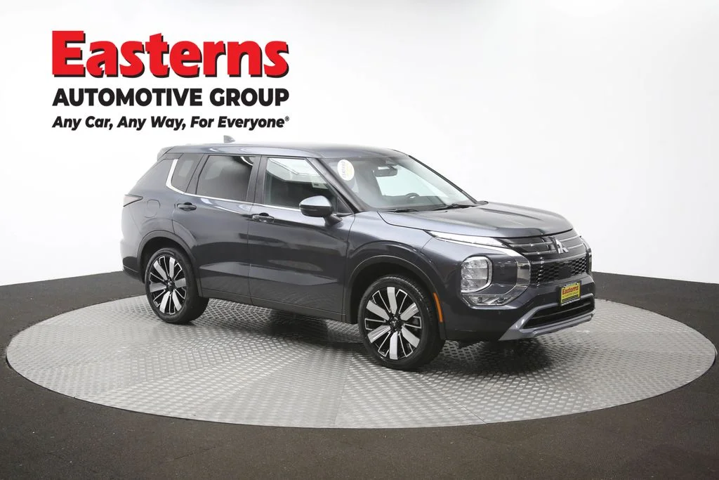 Used 2025 Gray Mitsubishi SE image 49