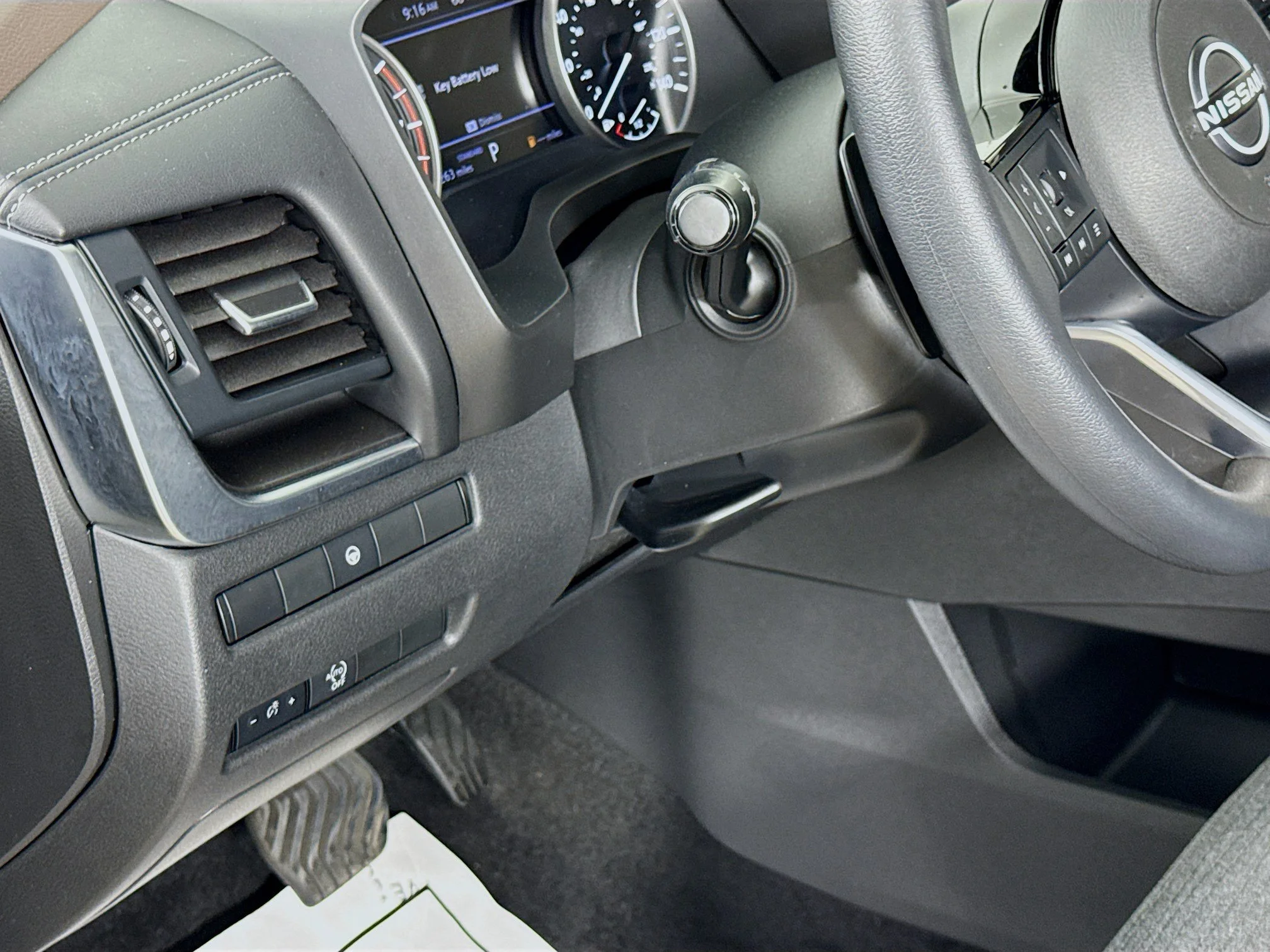 Used 2023  Nissan SV image 12